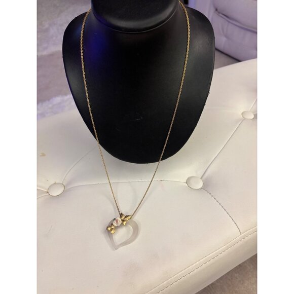 Vintage Frosted Lucite Heart Necklace With Porcelain Rose & Gold-Tone Leaves - Picture 11 of 15